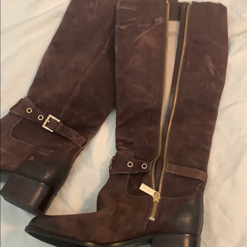Boots - Picture 5 of 7